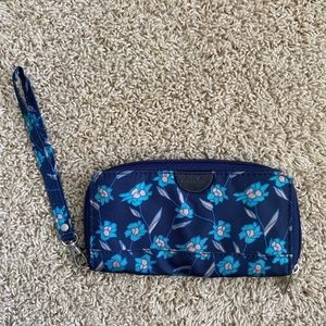 Travelon Wrislet Zip Around Wallet RFID Blocking